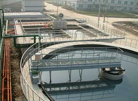 博宇環保-半橋式周邊傳動刮泥機.jpg